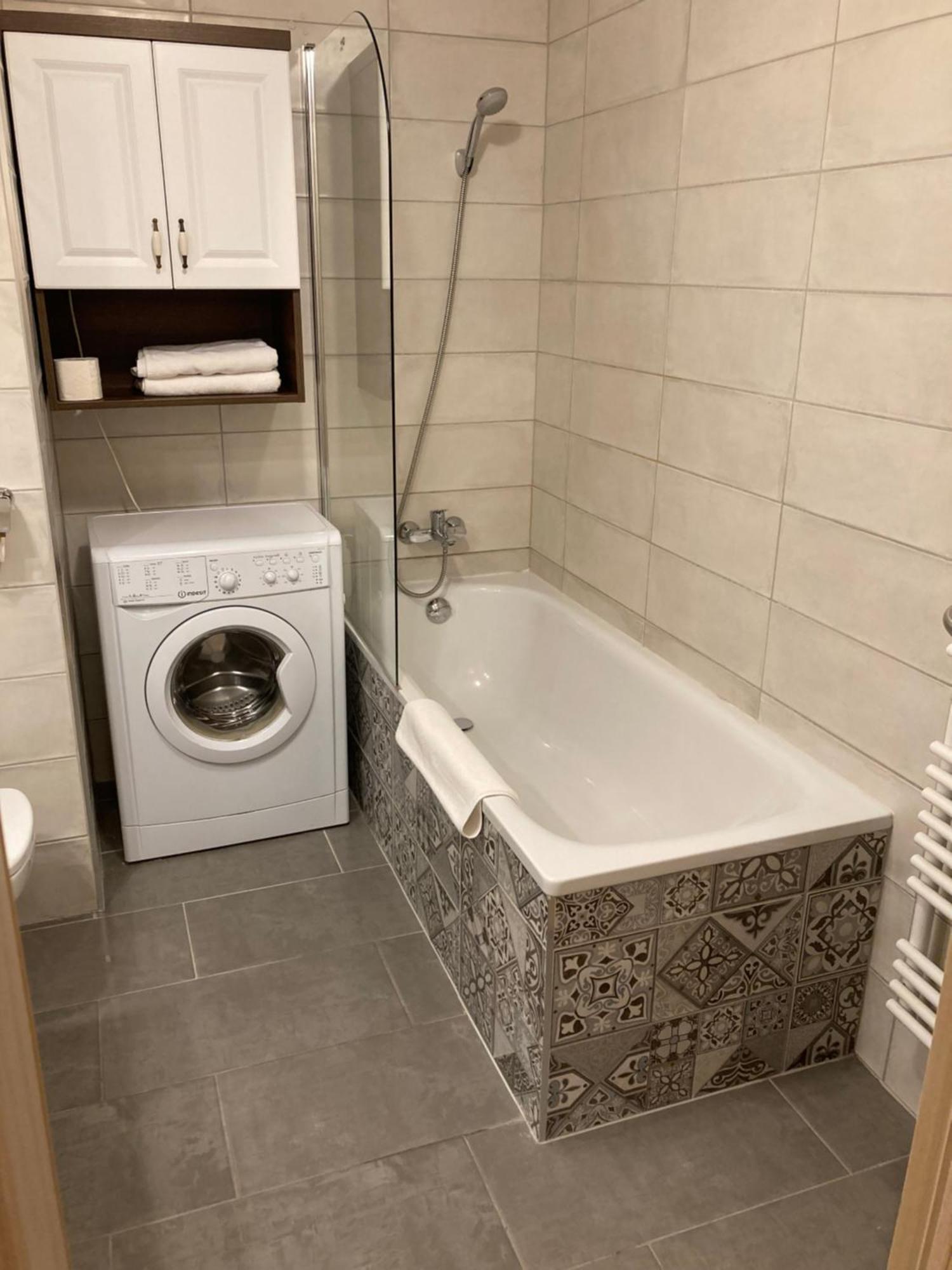 Swu Broadway Villa Budapest Phòng bức ảnh