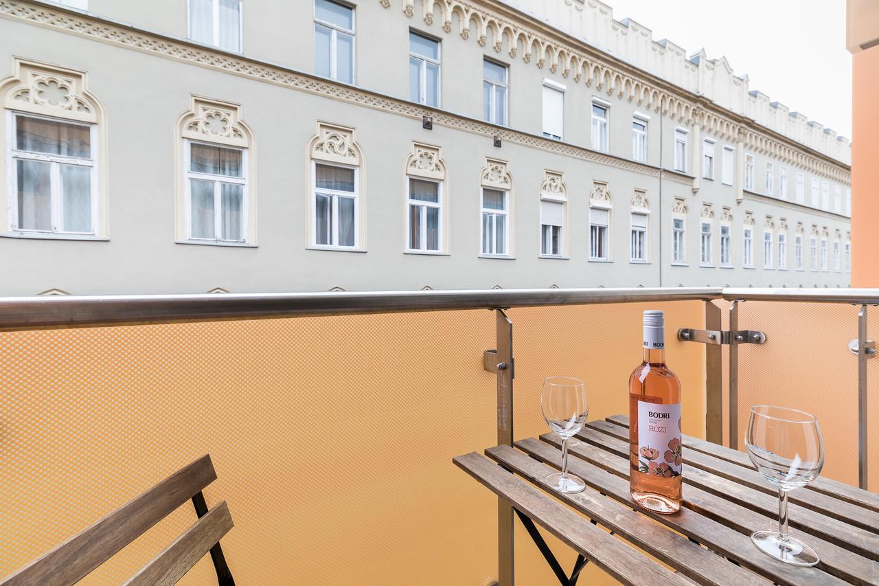 Swu Broadway Villa Budapest Ngoại thất bức ảnh